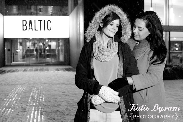 Amanda & Beth – Couples Photoshoot in the Snow – Jesmond Dene & Newcastle Quayside