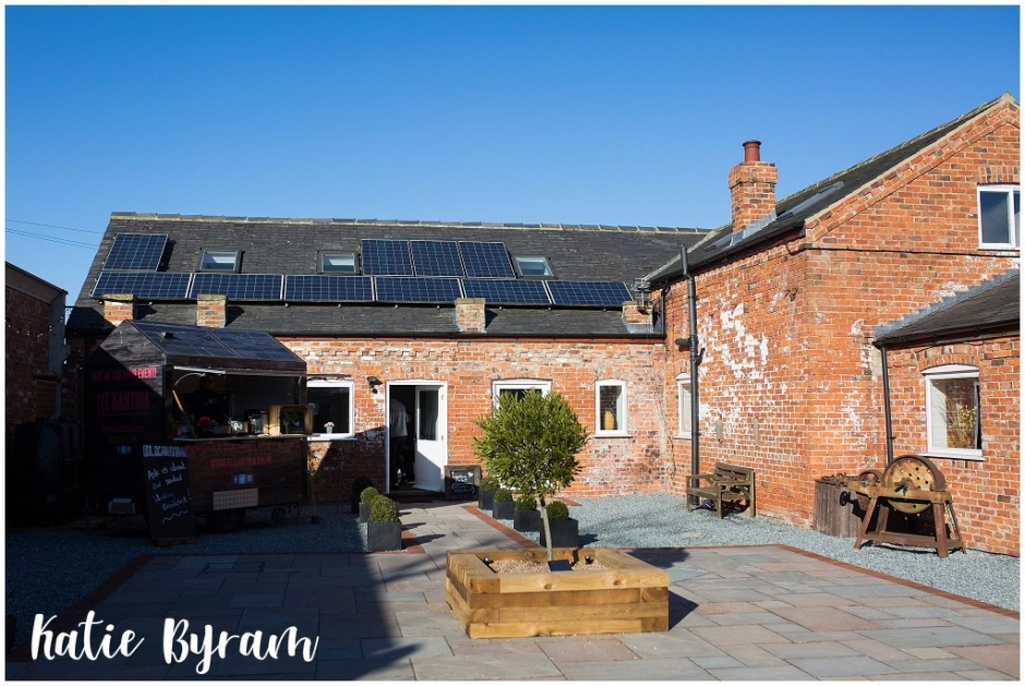 horseshoe farm, tipi wedding venue, diy wedding, yorkshire wedding venue, rustic farm wedding, rustic wedding venue, farm wedding yorkshire, wetherby wedding venue,