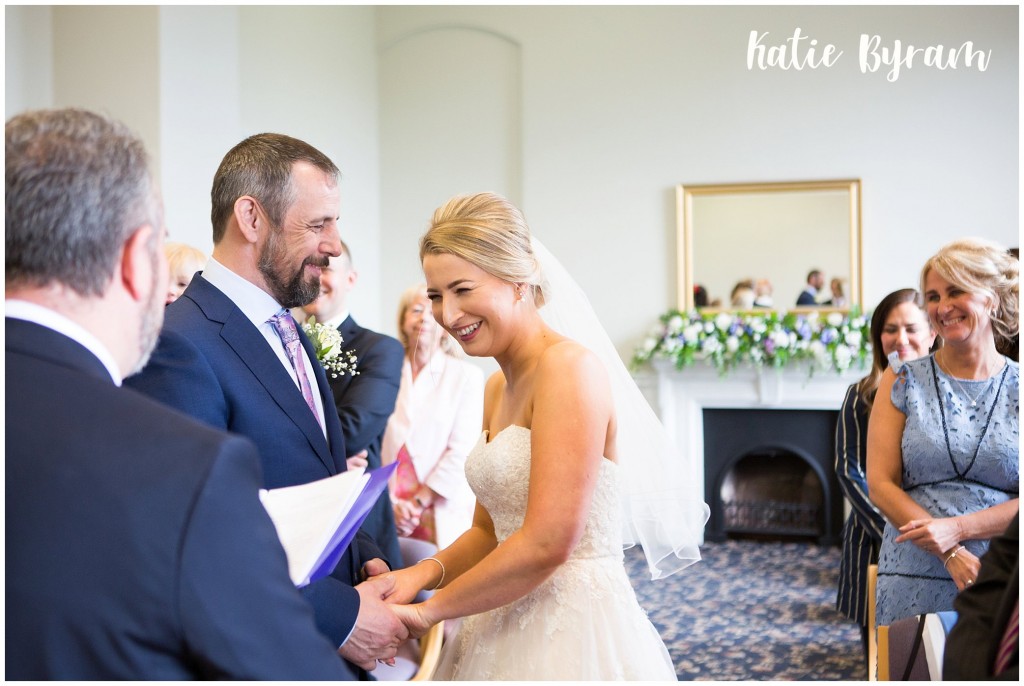 st georges hall wedding, katie byram photographer, liverpool wedding, sefton room, hope street wedding, bread and butter restaurant, 