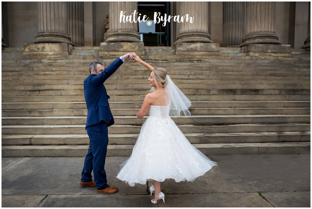 st georges hall wedding, katie byram photographer, liverpool wedding, sefton room, hope street wedding, bread and butter restaurant, 