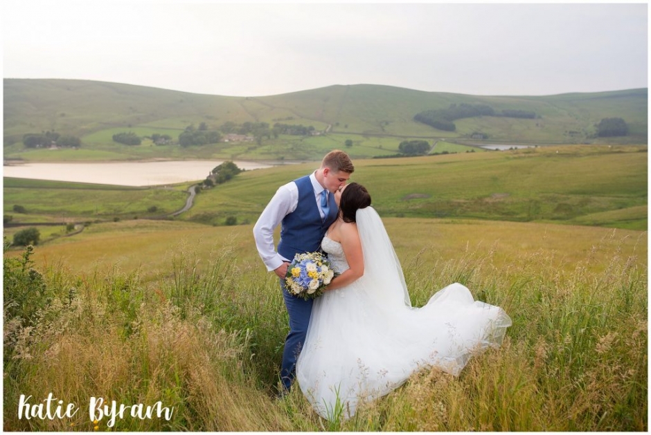 saddleworth hotel wedding, katie byram photography, huddersfield wedding photographer