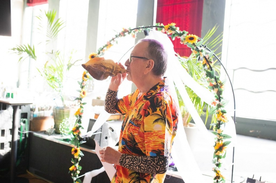 leaf on bold street, untraditional wedding, Katie byram photography, Liverpool wedding venue, 