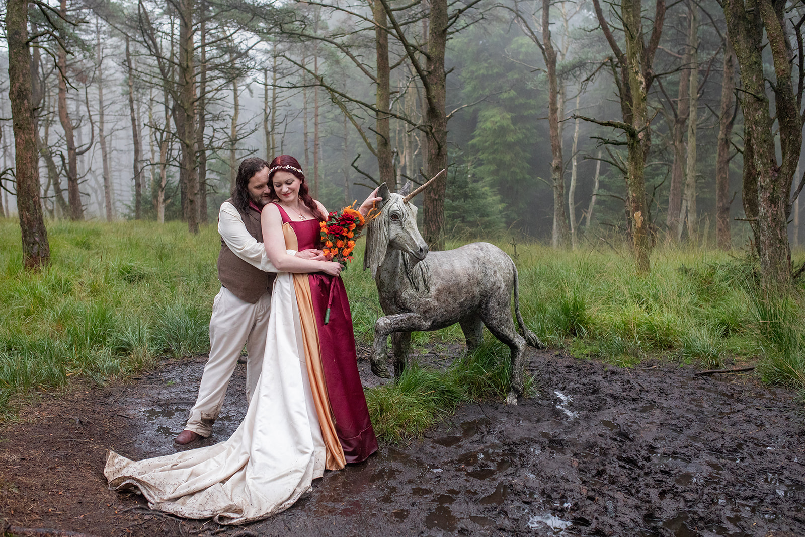 Faith & Chris: An atmospheric woodland wedding in the rain at The Pendle Sculpture Trail