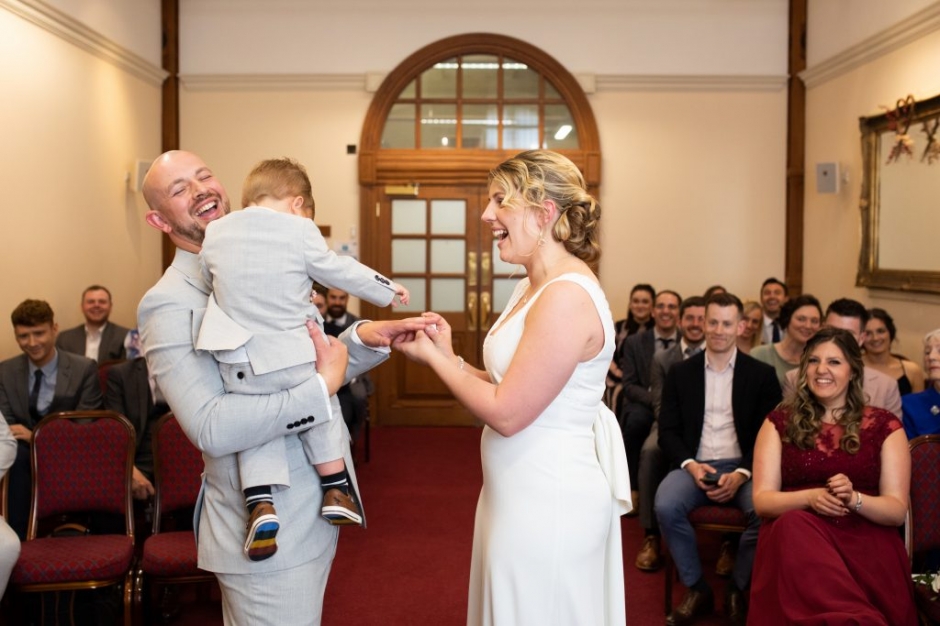 Sheffield wedding, Sheffield town hall wedding, Katie Byram Photography, brocco on the park, brocco on the park wedding, ecclesfield wedding, brocco Sheffield, small wedding venue, restaurant wedding, 