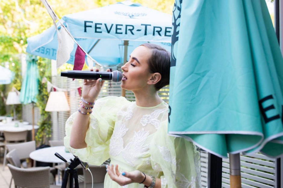 Sheffield wedding, Sheffield town hall wedding, Katie Byram Photography, brocco on the park, brocco on the park wedding, ecclesfield wedding, brocco Sheffield, small wedding venue, restaurant wedding, 