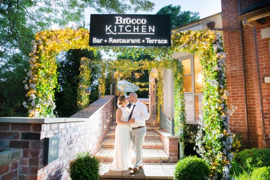 Sheffield wedding, Sheffield town hall wedding, Katie Byram Photography, brocco on the park, brocco on the park wedding, ecclesfield wedding, brocco Sheffield, small wedding venue, restaurant wedding, 